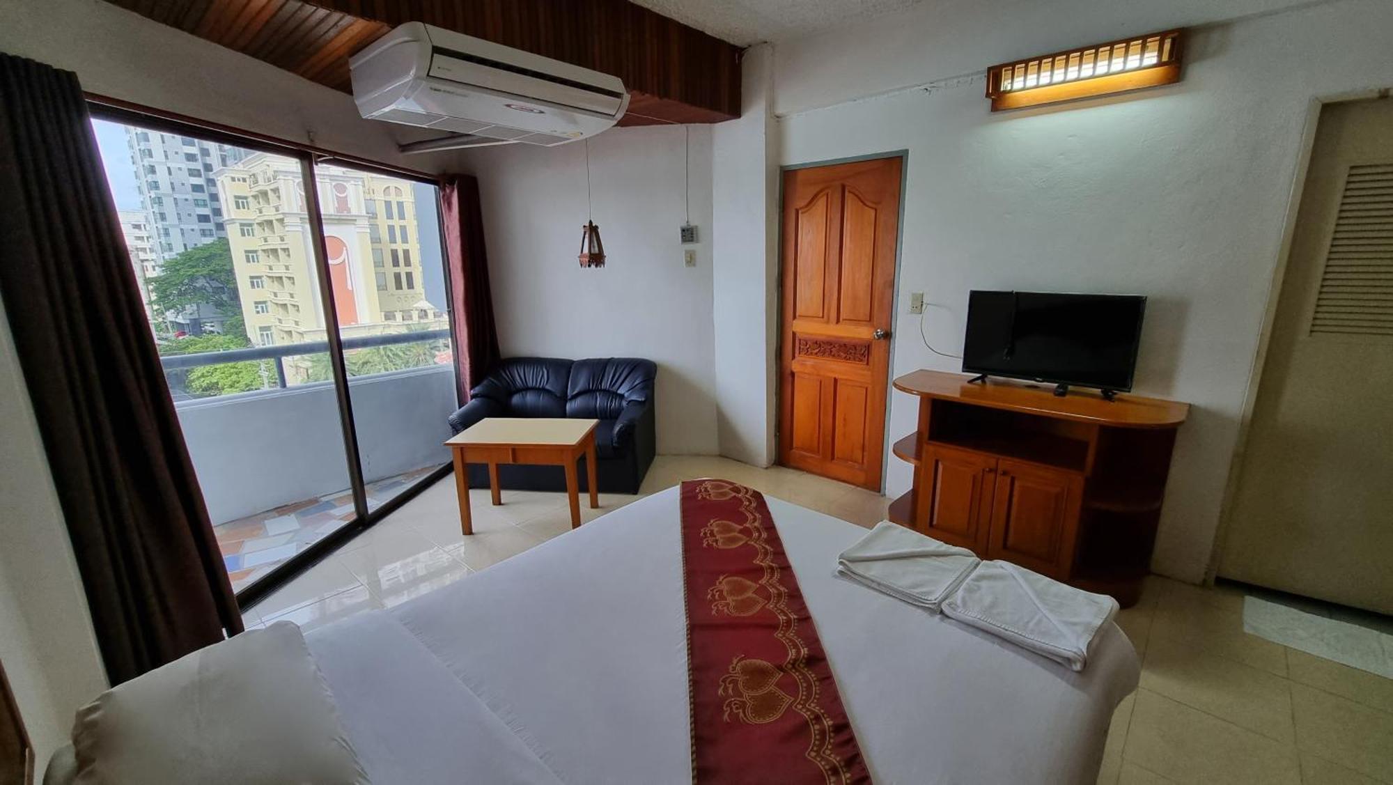 Hotel Arcadia Mansion à Pattaya Extérieur photo